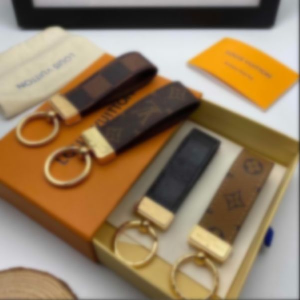 

luxurys designers bags tote transparent bags single shoulder bags large capacity lady totes keychain handbags lv louis vitton