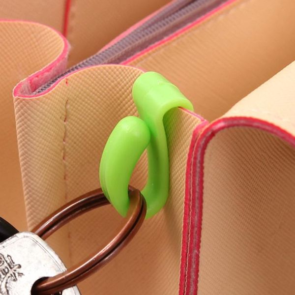 

2pcs mini built in bag clip prevention lost key hook colorful holder storage clips for multiple types bag inside storage hook wmtnls