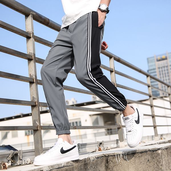 

autumn and winter two bar sports 2021 new student stripe leggings casual pants men's, Black