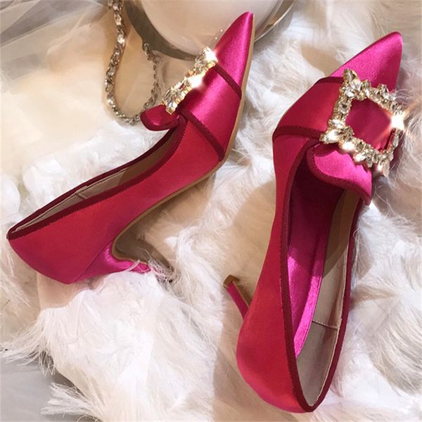 

2021 grife sapatos mulher marca luxo 6/8/10cm alto cristal fivela bombas seda festa casamento vermelho scarpin pista 05aa, Black
