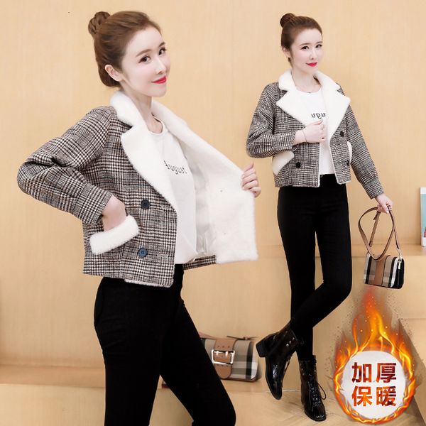 

2021 new women's plaid coat short autumn korean style double lapel breasted fine gold mink skin small wool kyo7, Black;brown