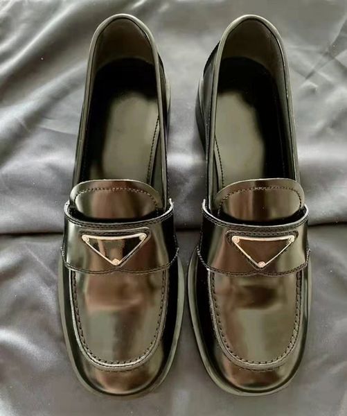 Sapatos de couro casuais de venda quente-senhoras, tamanho 35-40, estilo e clássico, cordão de borda aberto