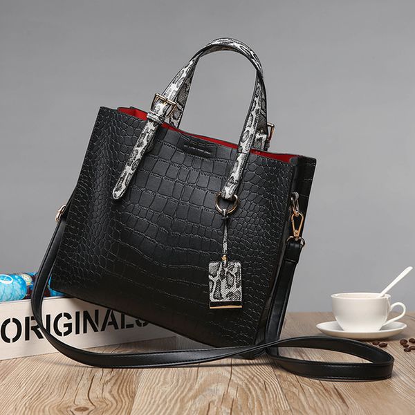 

genuine pocket crocodile european and american style satchel vintage patent leather bag leisure bags for new c825
