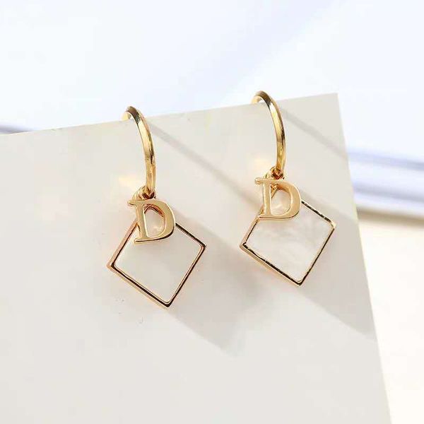 

simple and fashionable new shell sterling silver pin earrings female wild temperament atmosphere ladies earrings