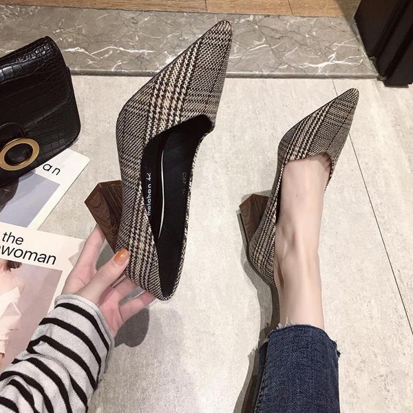 

women's shoes single shoes 2020 spring new thick heel pointed black plaid heels