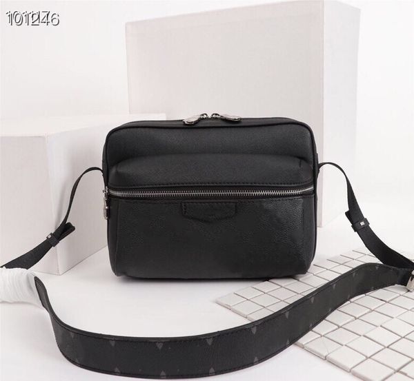 

designer ladies totes hand-held leather luxury goods classic fashion brand one-shoulder zipper size 25-20-15 cm m30233