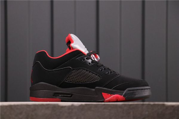 

хорошее качество jumpman 5 низкие альтернативные баскетбольные туфли черные новое сотрудничество мода спорт zapatos кроссовки корабль с коро