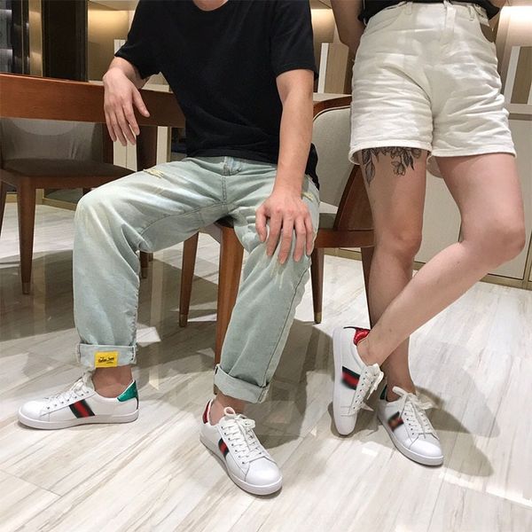 

p08x yuancheng5 men women couples shoes genuine leather embroidery letter bee with casual shoes fashion sneakers 35-44 snake box