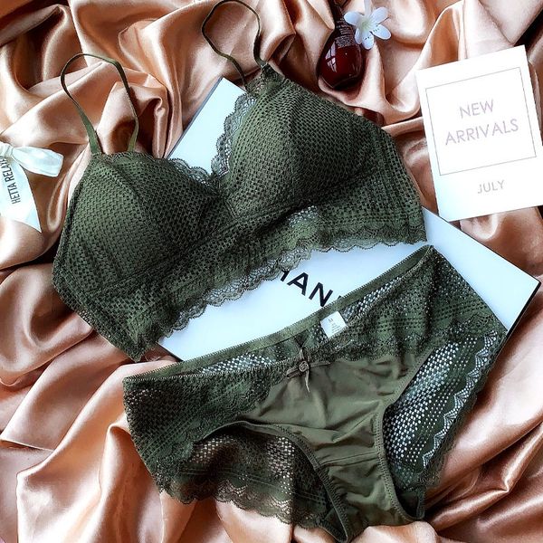 

2020 new style 4 colors s  l xl wire lace edge thin cotton bra set hollow out underwear bra and translucent panty set lj201031, Red;black