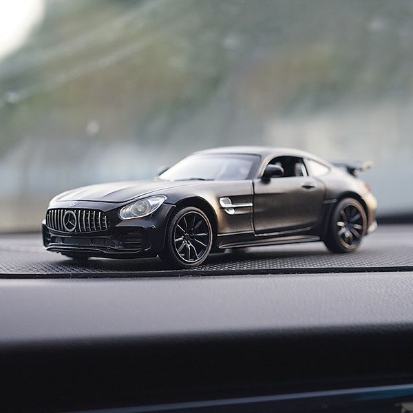 

simulation of benz amg gtr sports car model