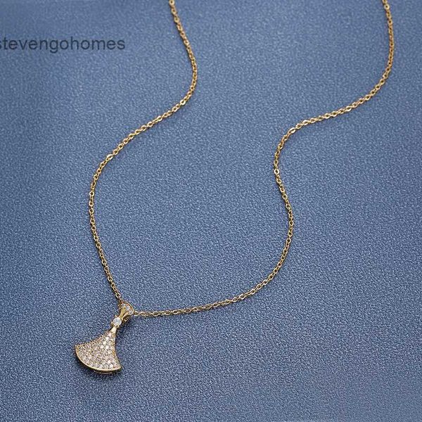 

necklace titanium new luxury steel diamond inlaid women's net red fan-shaped skirt pendant full of high-end jewelry, Silver