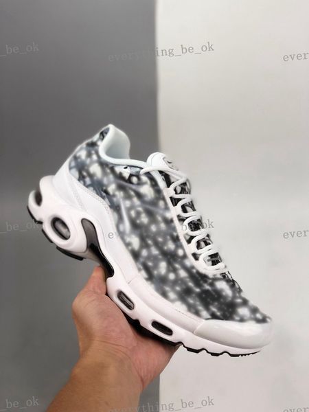 

mens running shoes triple black white red 3d glasses hyper blue spray paint mens trainer breathable sports sneakers