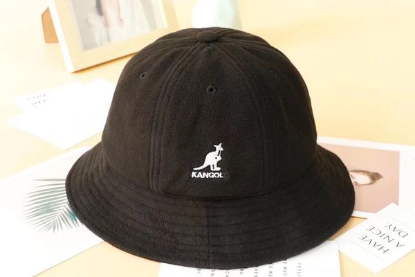 

gwtx winter kangol kangroo, Brown;gray