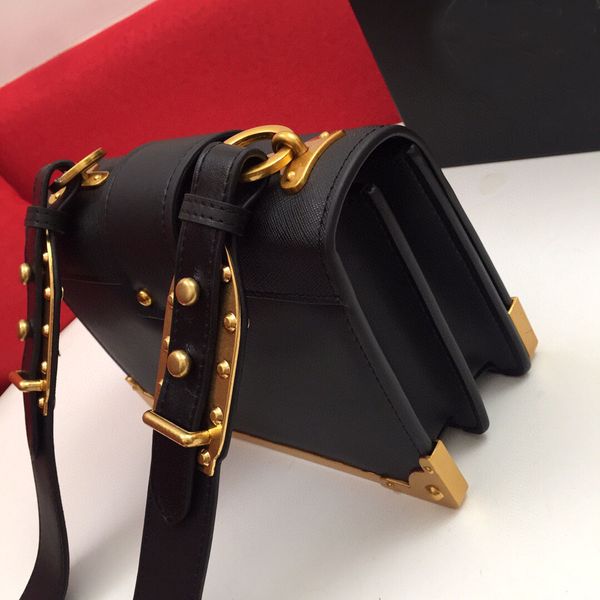 

new fashionable single shoulder bag with generous texture stitching women's shoulder bag and metal decorative messenger bag
