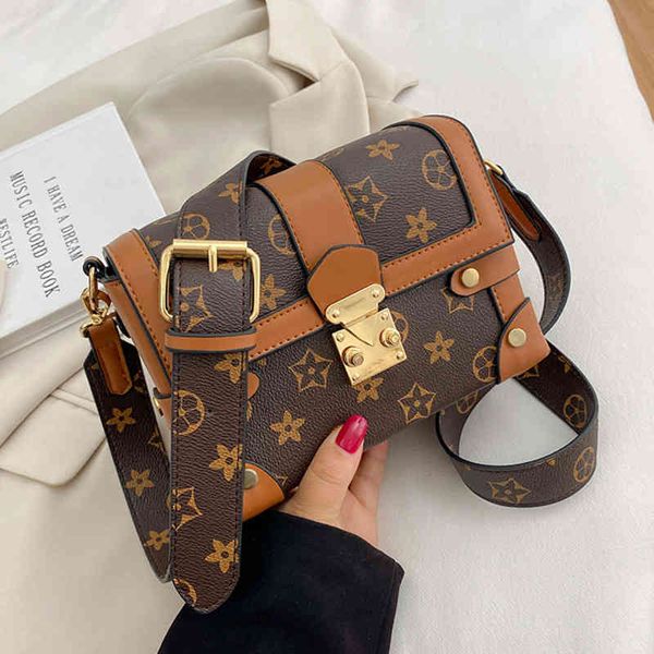 

2022 factory wholesale new net red women's autumn and winter fashion printed single shoulder bag ins mini versatile foreign style messe