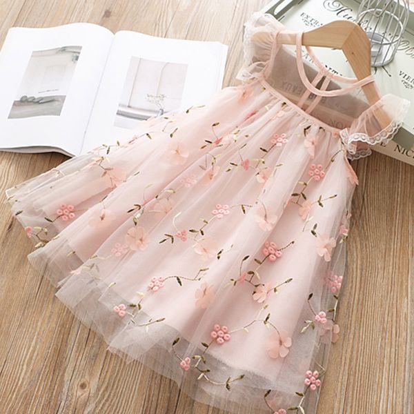 2020 Primavera Estate Abbigliamento per bambini Baby Girl Princess Dress Pizzo manica corta Fiore ricamo Design Girls Dress LJ200923