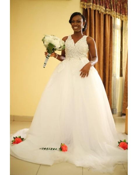 

2021 new impressive v neck mermaid wedding gowns with detachable sweeping ribbon african country train dressed as novia bride ktkk, White