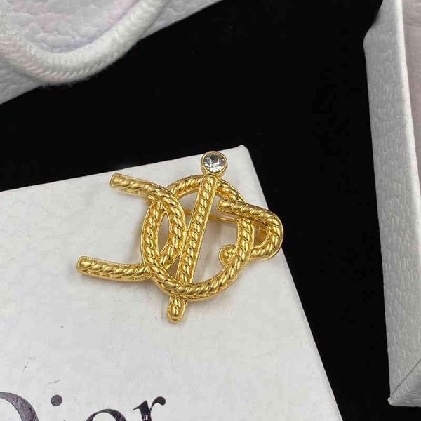 

70% off version fashion high-level sense light luxury temperament letter brooch clothing suit pin net red super fairy, Gray