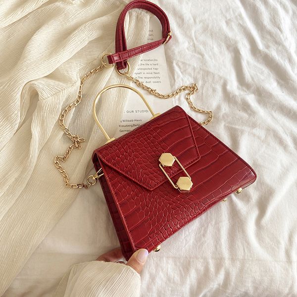 

сумка 2020 новая мода ретро маленькая квадратная сумка камень узор летняя сумка сумка смешанная цепь женщины кожаные сумки