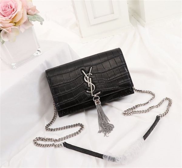 

9871new women's one-shoulder bag 7a high-end custom boutique bag fashion trend delicate style business casual style silver accessories