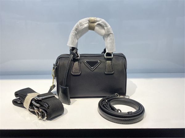 

2021 designer luxury shoulder bags 3a nylon handbags elling wallet women bags crossbody bag hobo purses with box