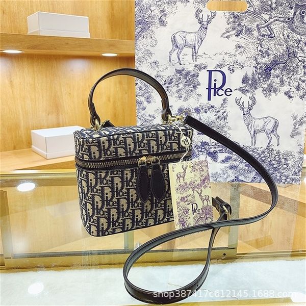 

sale 90% off spring small women's 2022 fashion single shoulder messenger bag printed versatile portable bucket bag wholesale store