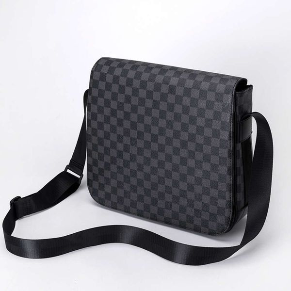 

luxurys designers 2021 new single shoulder cross business leather leisure men's bag