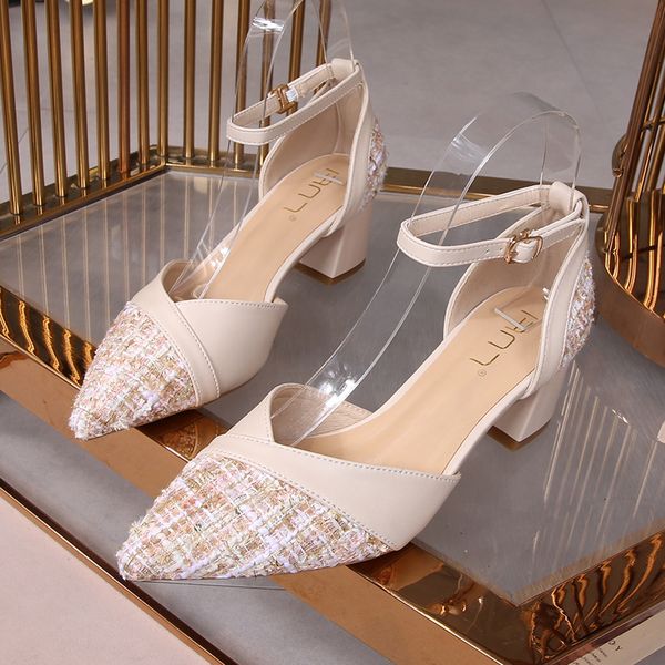 

2021 new women's chunky-wild heel surest fashion tips in their big code 41-43 obesity-wide sandals btdm, Black