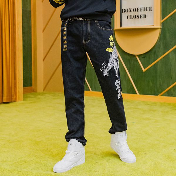 

japanese chinese style men's fashion dragon embroidery jeans male male jeans slim denim pants black long trousers q0105, Black;white
