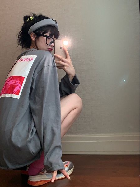 

autumn net red ins super fire crochin sanskrit smoke grey long sleeve t-shirt women's loose pullover mid long style sweater fashion, Black