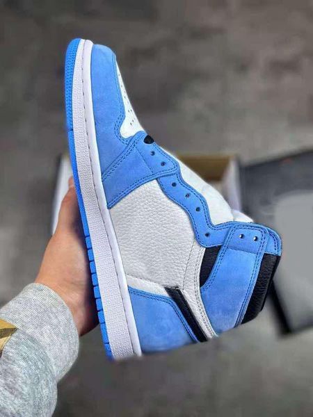

2021 air authentic 1 high og university blue outdoor shoes white men midnight blue black retro sneakers zapatos sports with original box