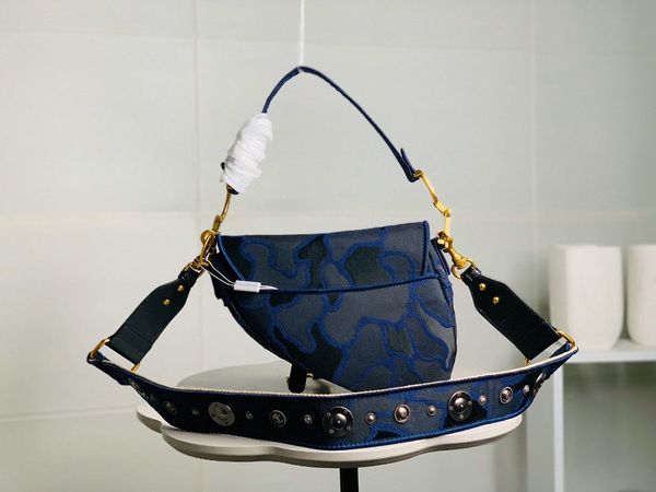 

fashion messenger awesome letter ladies fashion new classic metal shoulder bag style accessorie saddle high handbag quality bag vlchj, Red;black