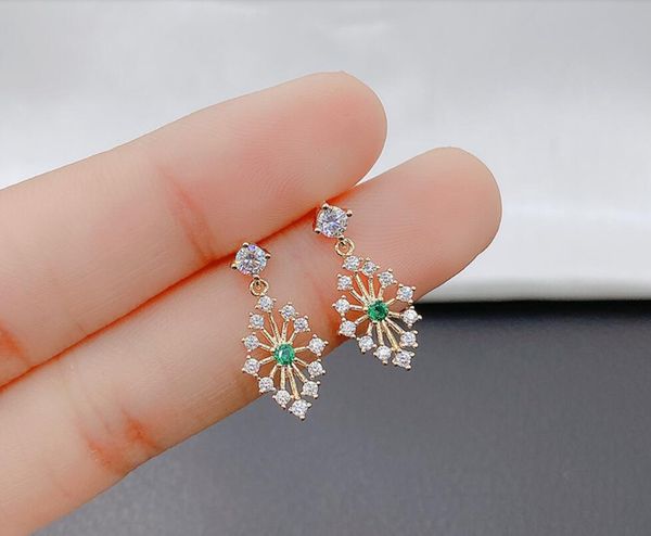 

2020 new korean sparkling rhinestone diamond studded with diamond-small green diamond earrings for social gatherings 431, Golden;silver