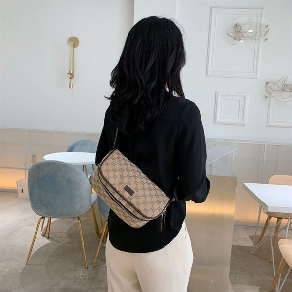 

outlet sale 80% off women's bag new letter leisure fashion single shoulder waist small square a36i