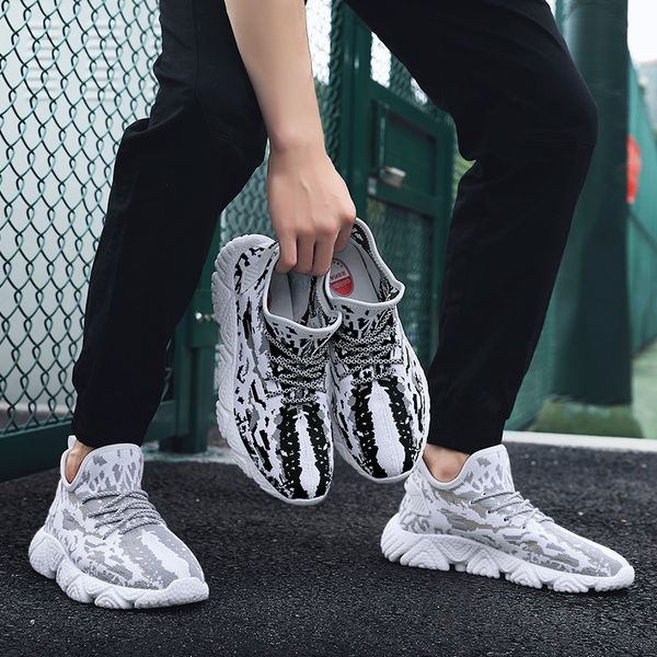 

knit upper lightweight breathable sports shoes men's casual shoes are fashionable and of high quality, Black