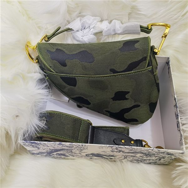 

2020 new famous brand ladies bag saddle bag retro quality shoulder messenger inspiration high star celebrity saddle embroidery handbag qaha, Red;black