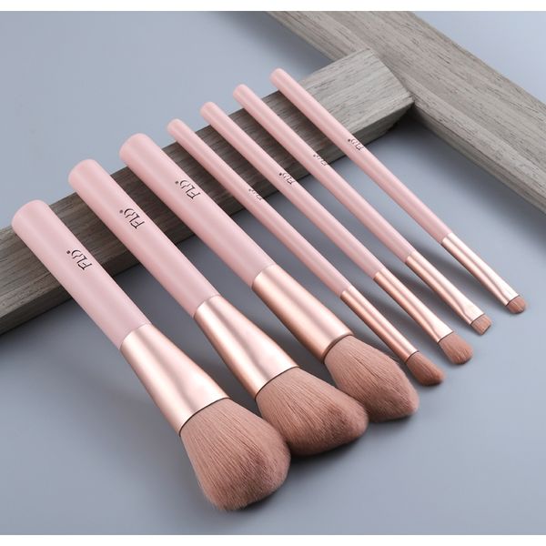 

fld 7pcs super мягкие натуральные волосы макияж щетки для волос набор фундамент порошковый глаз тени для глаз бритья щетка для макияжа компл