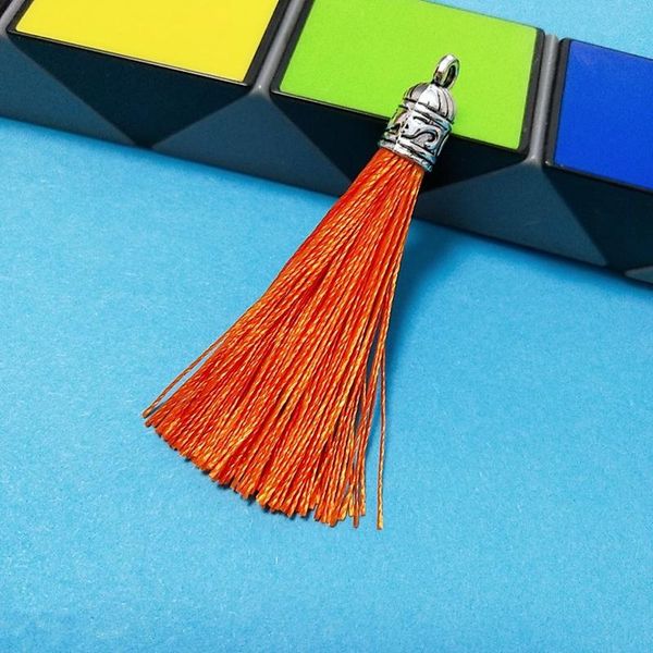 

50 шт. mini metal cap cap tassels женщины серьги серьги ожерелье ювелирные изделия декор аксессуары diy beychain frominge trim tassele приве
