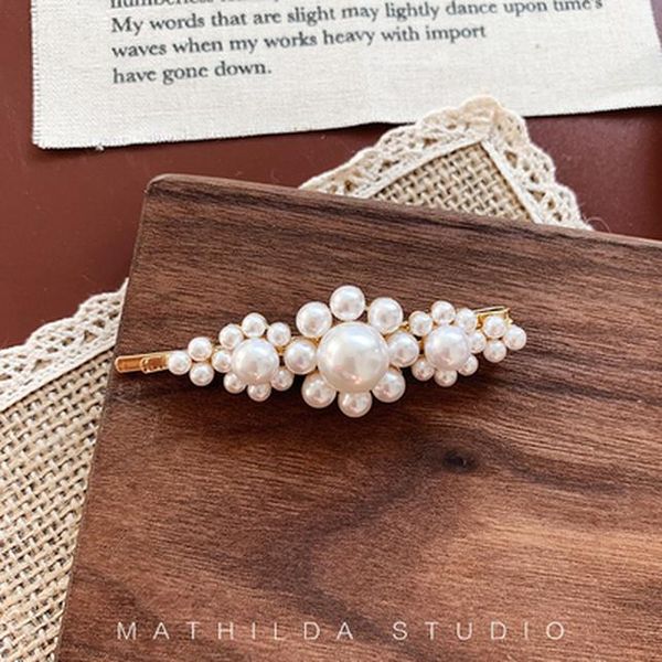 

aomu 2020 клипов кореи imitiation pearl цветок шпилька vintage длинного barrettes волос кристалл металл аксессуары для волос hairgrip jllobp, Golden;white