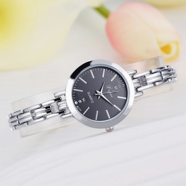 

wholesale 30pcs mixed color fashion 27mm x 7mm 29g quartz ladies watch women's children's students watches casual wristwatches ch0, Slivery;brown
