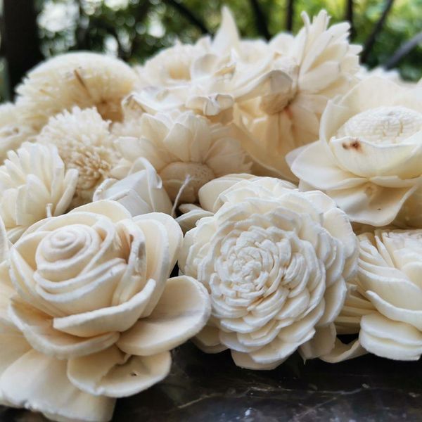 Assortimento di fiori in legno Sola da 100 pezzi per artigiani fai-da-te, matrimoni, decorazioni per la casa. Z1202