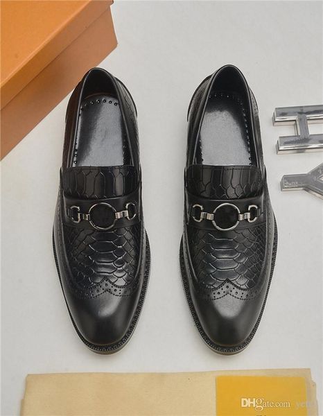 

q1 fashion slip on men dress shoes men oxfords fashion business dress men shoes 2020 new designer classic leather men's suits shoes 22, Black