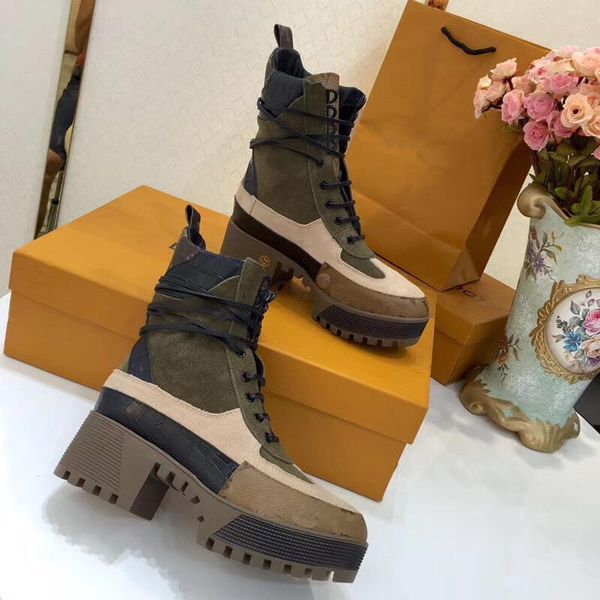 

women winter boot with leather and heavy soles leisure lady martin boots and ankle boots fashion platform desert boots, Black