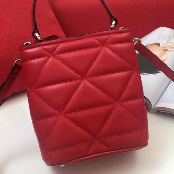 

ins fashion sheepskin handbags pochette tote purses women luxurys designers bags crossbody bucket women bags shoulder bag fashion
