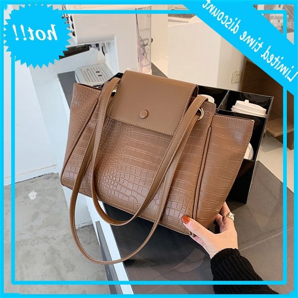 

large capacity 2020 new fashion net red armpit briefcase design women's temperament one shoulder bag