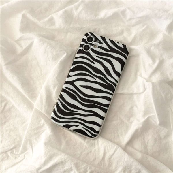 

pattern japane and zebra korean simple is suitable for 12 11pro max y wrapped soft xr / 8p mobile phone shell xs