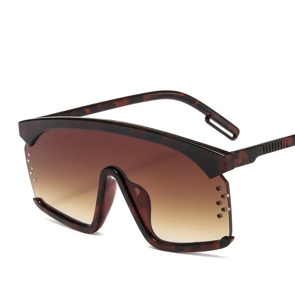 

2021 new fashion sunglasses with hollow vintage brand designer women sunglass plastic oversized eyewear party show glasses 1790ot 4arv, White;black