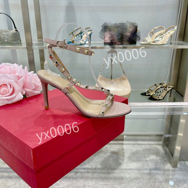 

rhyton casual shoes 35-42 designers men women vintage sneakers ladies luxurys runner trainers chaussures multicolor platform sneaker yh21112, Red;white