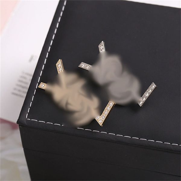 

новый стиль брошь простые буквы алмазные броши для женщин петреные платье рубашка воротник птичка, Gray