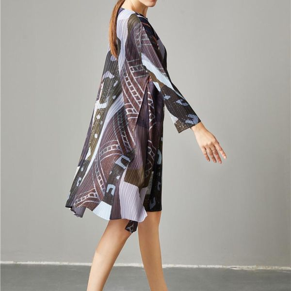 

ladies dress in europe and the spring and summer style cross-border printing long dress in fashionable long sleeve, Black;gray